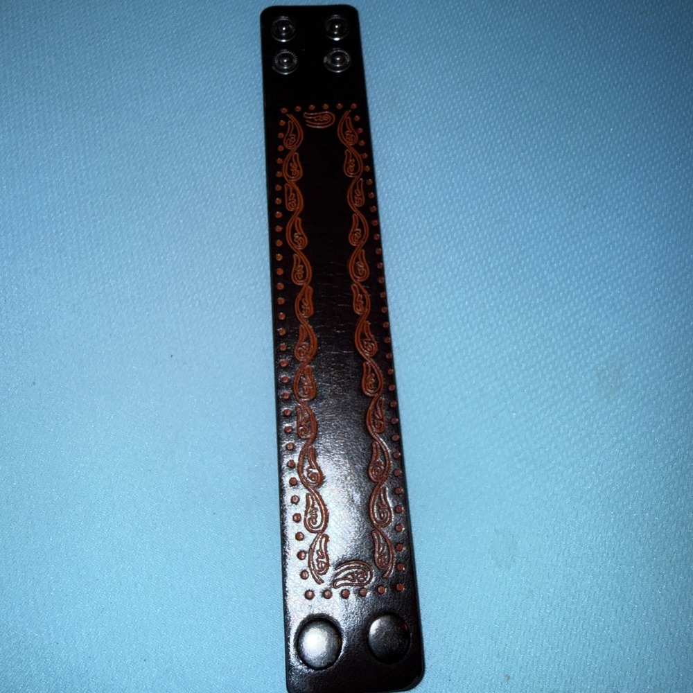 Leather Cuff Bracelet Unisex 9.5in NEW Paisley Embossed Brown